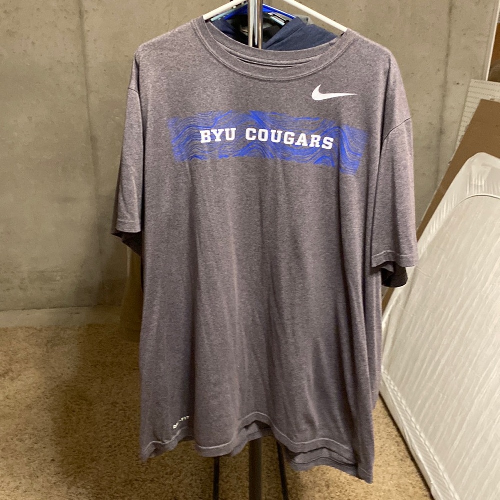 Nike BYU Cougars T-shirt!